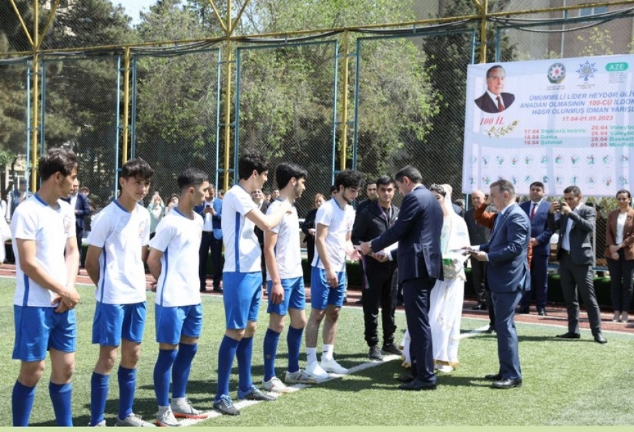 Ali məktəb və kolleclər arasında keçirilən idman turnirinin qalibləri mükafatlandırılıb