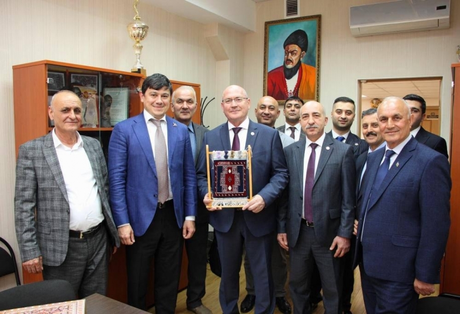 Фуад Мурадов встретился с азербайджанской диаспорой в Казани и посетил Дом дружбы народов Татарстана