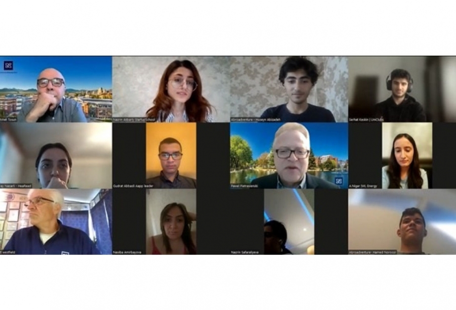 “Startup School”da təlimlər başa çatıb