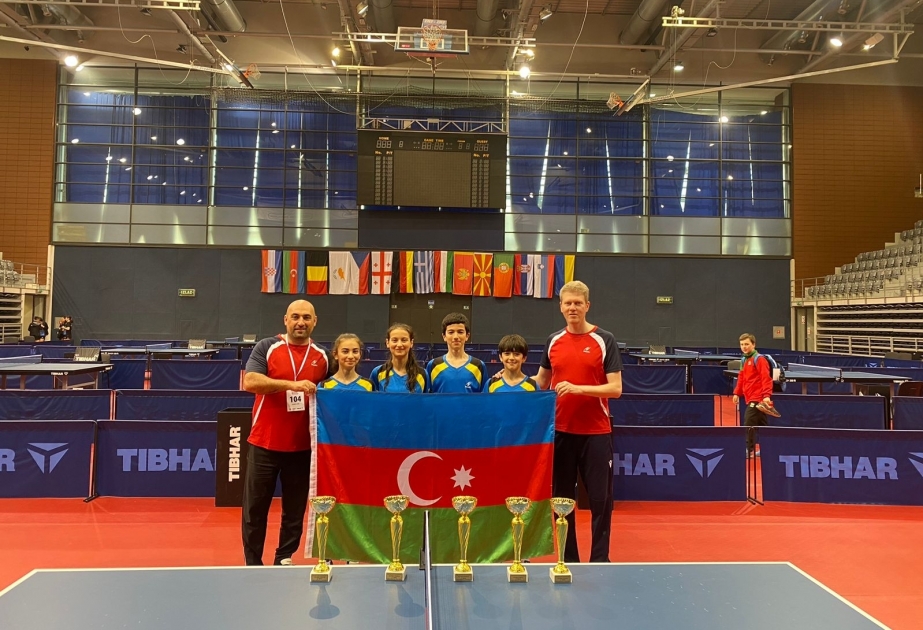 Los jugadores de tenis de mesa azerbaiyanos ganan cuatro medallas en Croacia