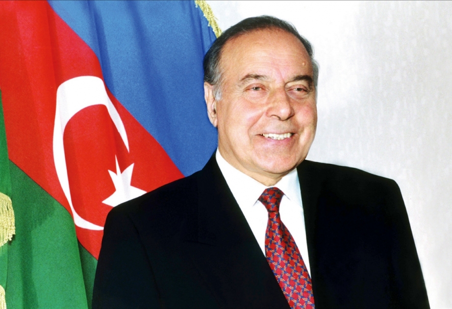 Azərbaycan xalqı yeni minilliyə məhz Heydər Əliyev zəkasının işığında qədəm qoyub