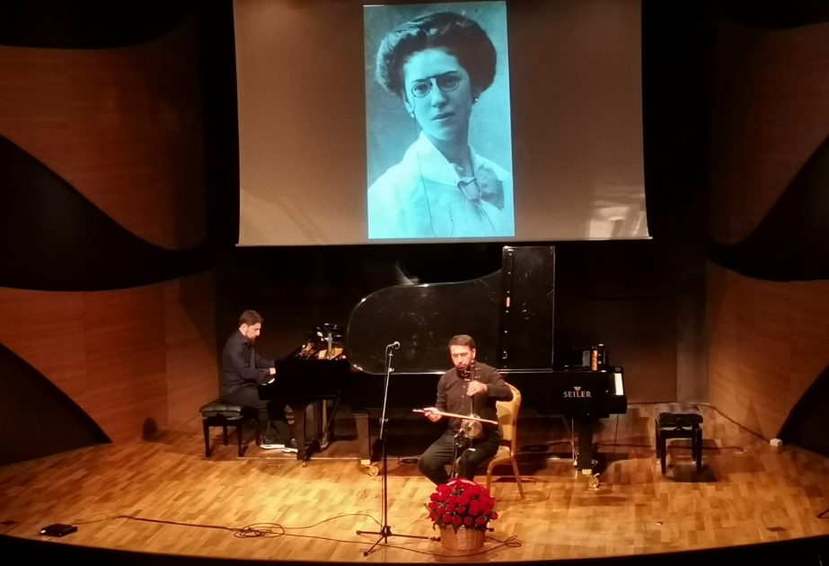 Beynəlxalq Muğam Mərkəzində unudulmaz pianoçu Xədicə Qayıbovanın xatirəsi anılıb