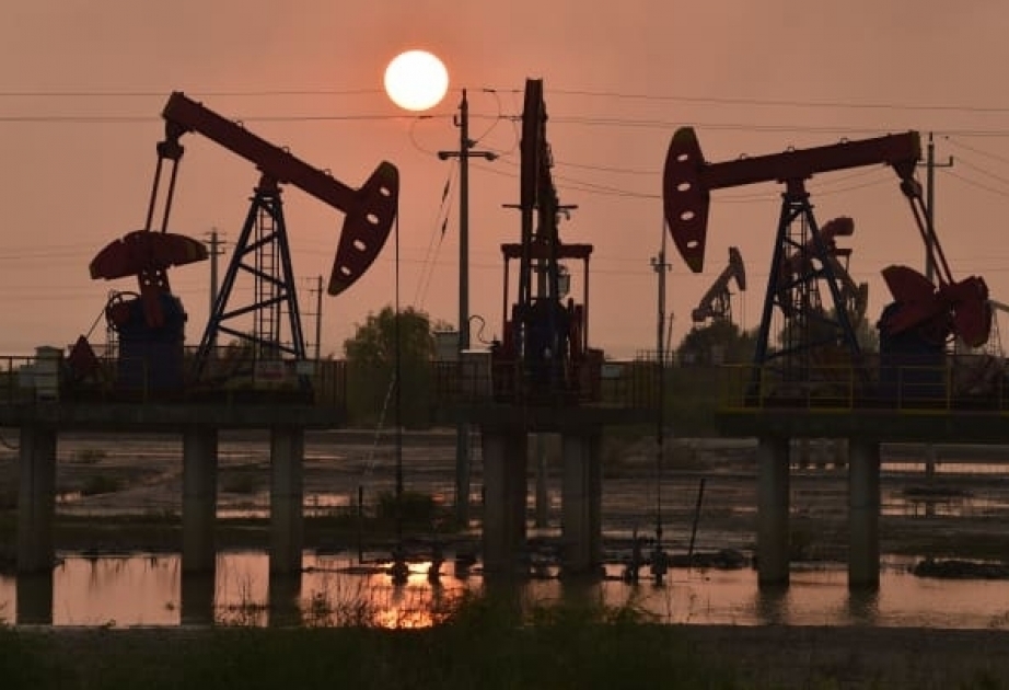 Oil prices drop in world markets