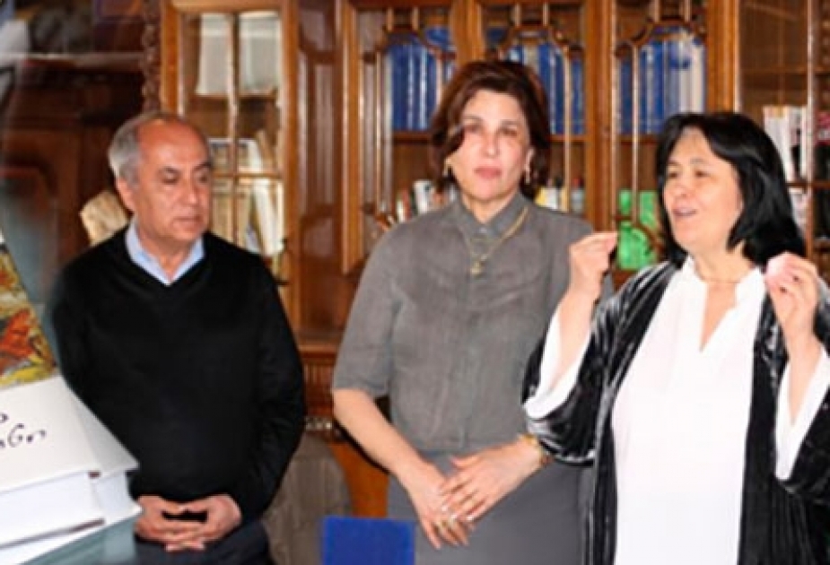 Tbilisidə Xalq yazıçısı İsa Hüseynovun və gürcü şairi David Şemokmedelinin kitablarının təqdimat mərasimi keçirilib