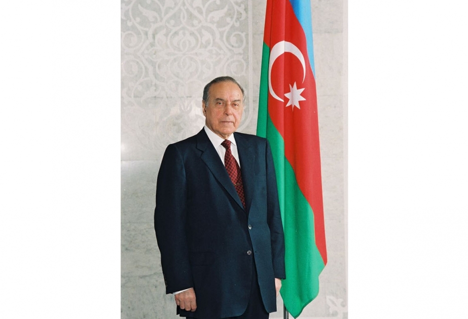 Ulu Öndər Heydər Əliyev - müstəqil Azərbaycanın Konstitusiyasının müəllifi