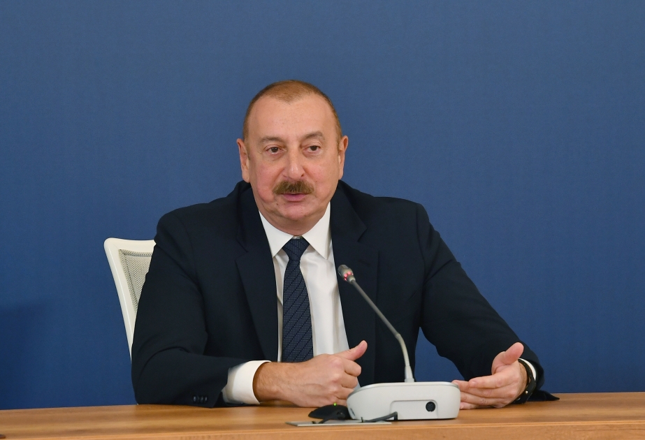 الرئيس الأذربيجاني: نخطط توظيف حجم كبير من الاستثمارات في إنشاء شبكة توزيع الغاز في ألبانيا
