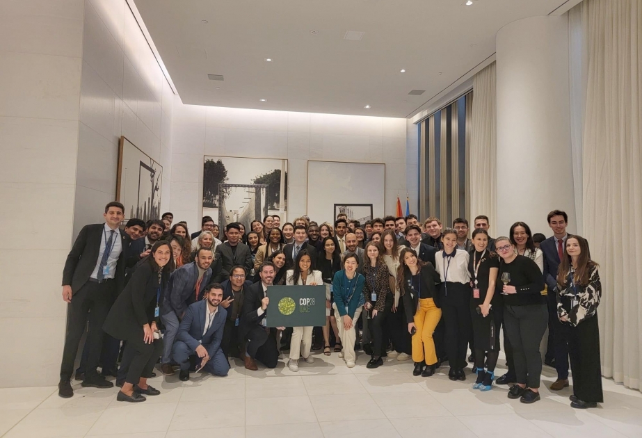 La présidence de la COP28 et le YCC discutent des moyens de sensibiliser les jeunes du monde entier à l'action climatique