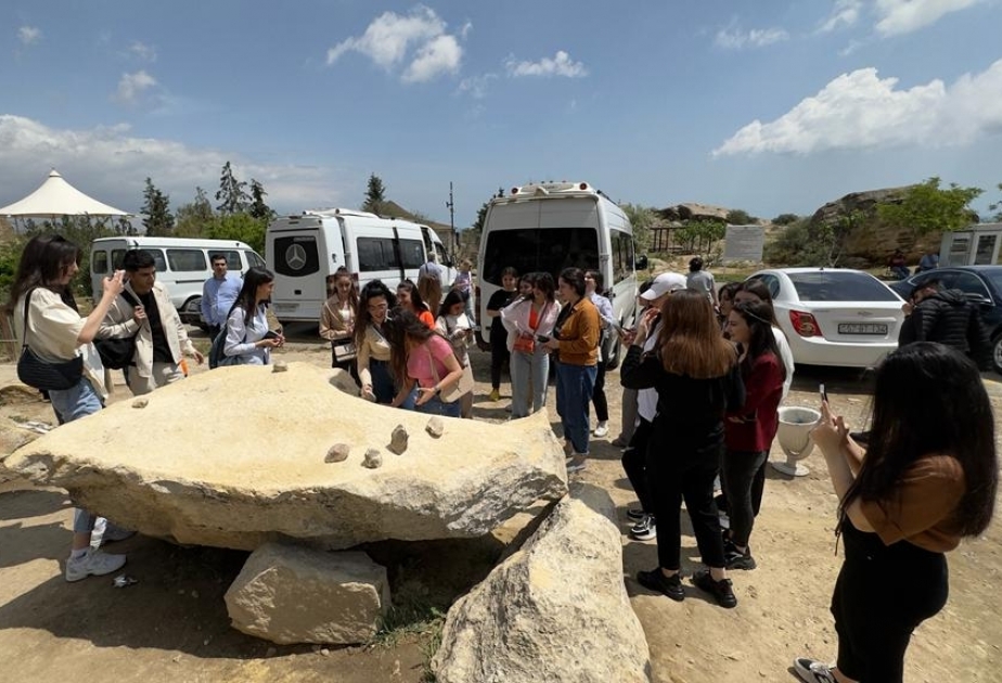 Tələbələr üçün Qobustan Milli Tarix-Bədii Qoruğunda ekskursiya təşkil olunub
