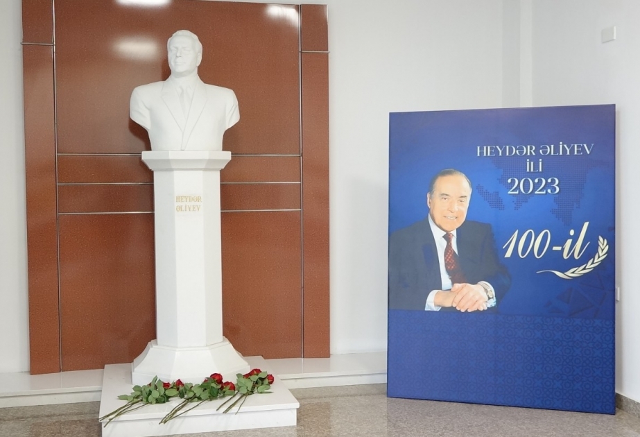 Ulu Öndər Heydər Əliyev hər bir azərbaycanlının qəlbində özünə bir abidə ucaldıb