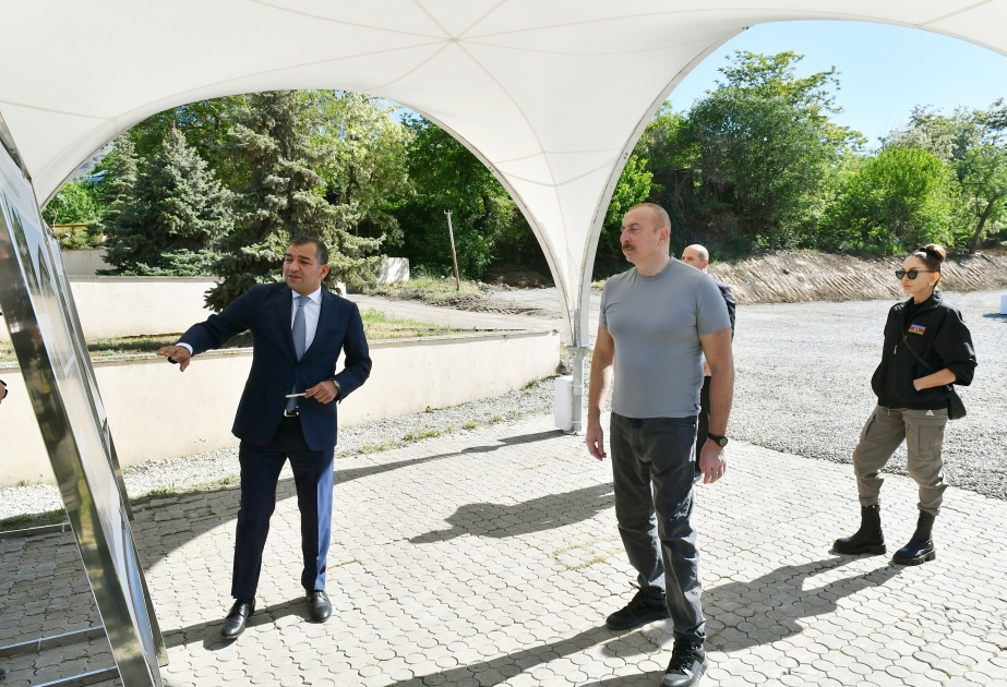 Ilham Aliyev y Mehriban Aliyeva fueron informados del concepto de desarrollo turístico de Hadrut