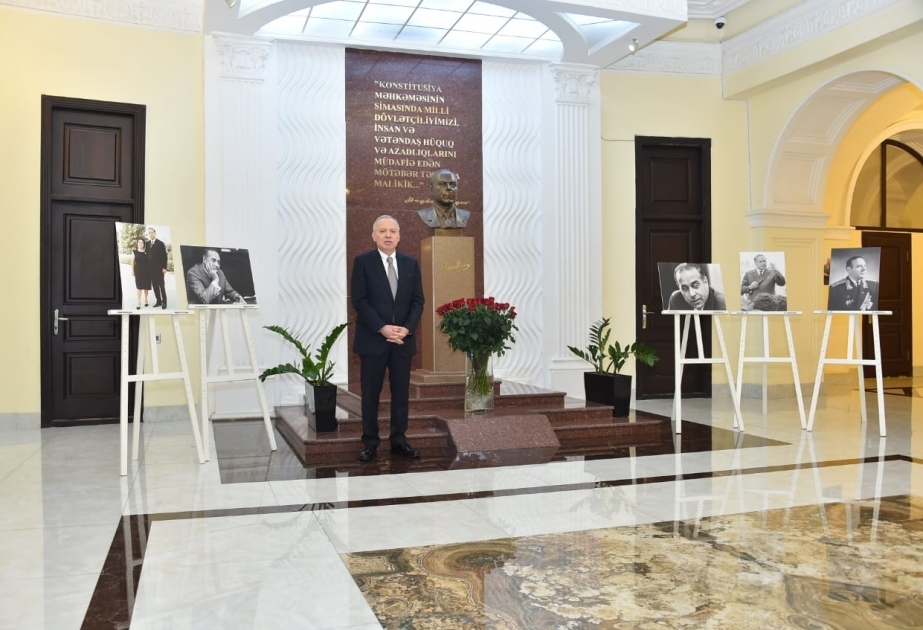 В Конституционном суде организована фотовыставка, посвященная 100-летию со дня рождения общенационального лидера