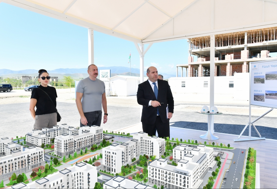 Ilham Aliyev y Mehriban Aliyeva examinaron el progreso de las obras realizadas por MIDA en el complejo residencial de Fuzuli