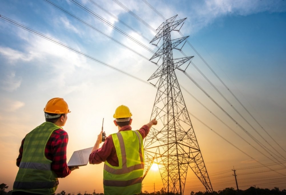 Apreldə elektrik təsərrüfatına cavabdeh 52 nəfərin peşə bilikləri yoxlanılıb