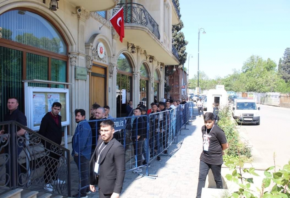 Türkiyənin Gəncədəki baş konsulluğunda səsvermə davam edir