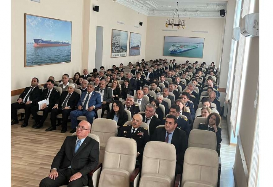 ADDA-da Ümummilli Lider Heydər Əliyevin 100 illiyinə həsr edilmiş konfrans
