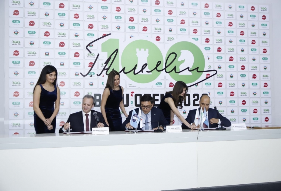 Signature d’un contrat sur les compétitions de Coupe du monde d'échecs à Bakou