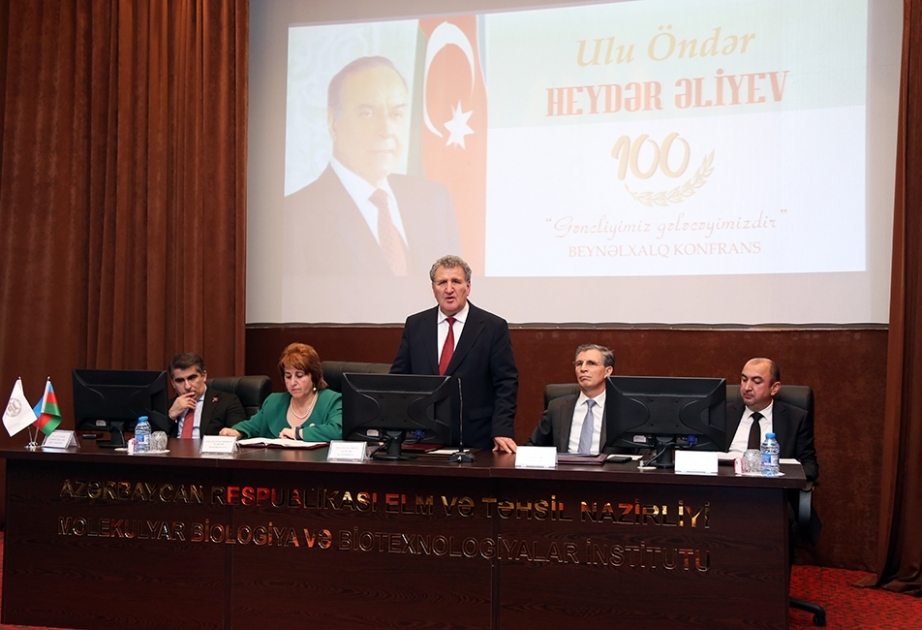 Ulu Öndərin 100 illik yubileyinə həsr edilən konfrans: “Gəncliyimiz gələcəyimizdir”