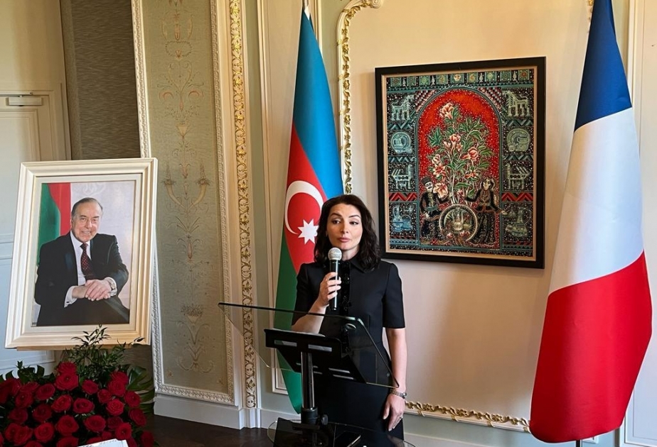 Parisdə Ümummilli Lider Heydər Əliyevin anadan olmasının 100 illiyi təntənə ilə qeyd edilib VİDEO