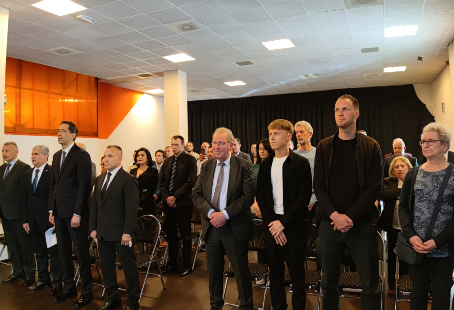 Se rinde homenaje al Líder Nacional de Azerbaiyán Heydar Aliyev en Rotterdam