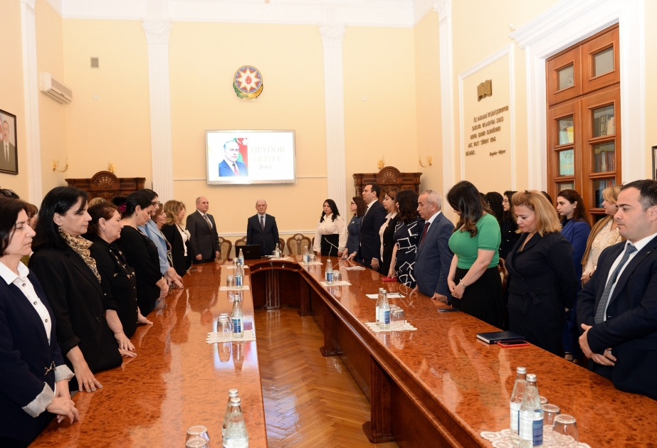 В Президентской библиотеке Азербайджана представлена коллекция полнотекстовых электронных ресурсов и документов, связанных с общенациональным лидером