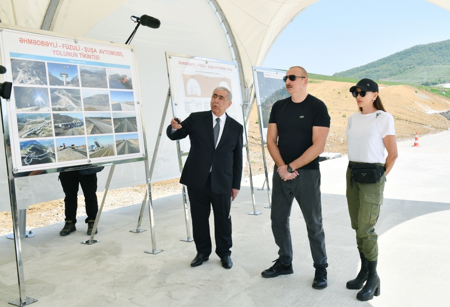 Presidente Ilham Aliyev y la Primera Dama Mehriban Aliyeva realizaron una visita a Shusha
