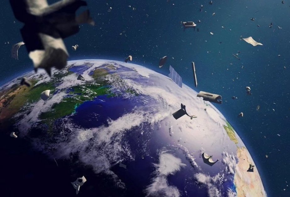 Alimlər planetimizin üzərindəki kosmik tullantıları “saatlı bomba” adlandırıb