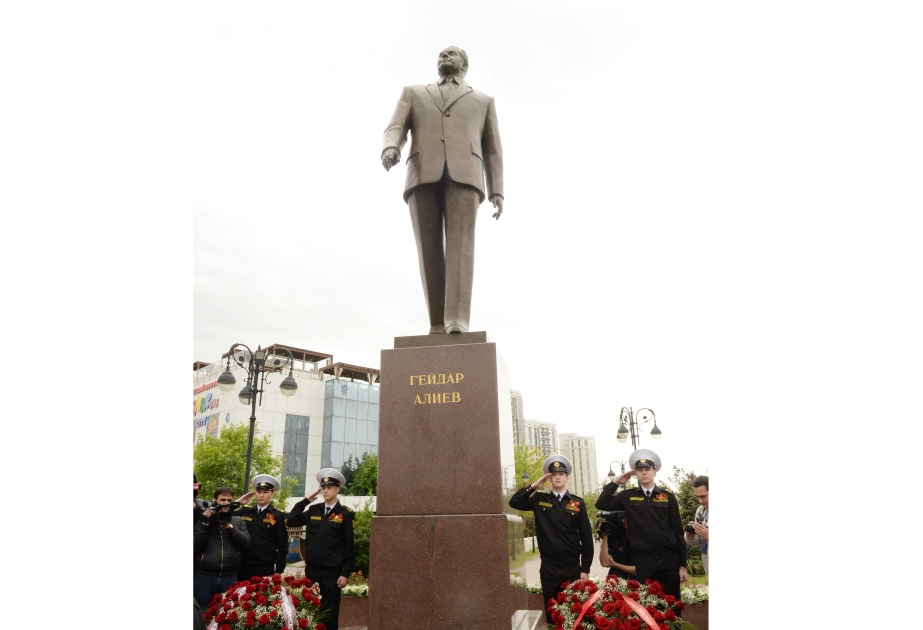 В Астрахани прошел ряд мероприятий, приуроченных к 100-летию великого лидера Гейдара Алиева