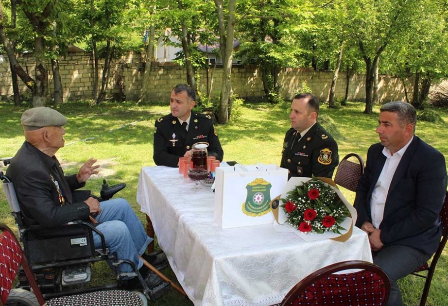 Qəbələdə II Dünya müharibəsinin iştirakçısı evində ziyarət olunub