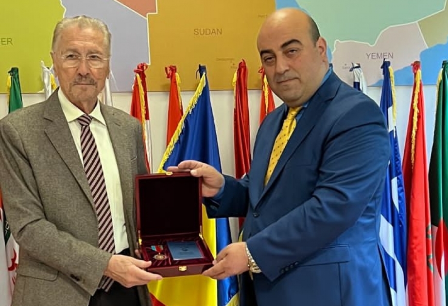 Former President of Romania Emil Constantinescu was awarded with “Friend of Azerbaijan” Golden Order