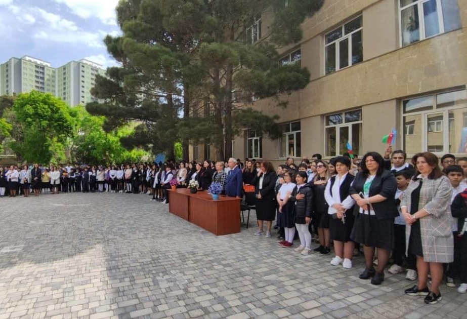 “Azərbaycanın sönməz günəşi” – şagirdlər Ulu Öndərin xatirəsini yad etdilər