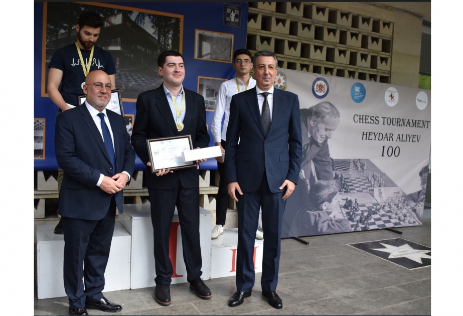 Tbilisidə Ulu Öndərə həsr olunmuş şahmat turnirinin qalibləri mükafatlandırılıb