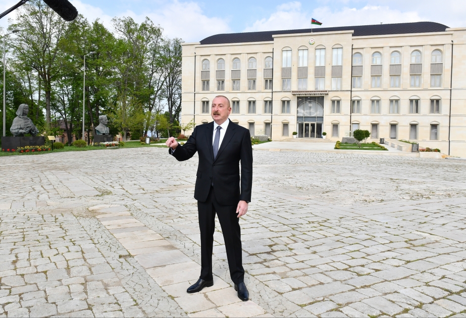 Президент Ильхам Алиев: Фактор Гейдара Алиева оберегал Азербайджан словно зонт