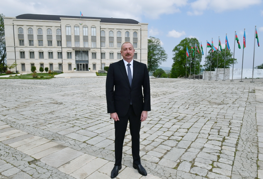 Президент Ильхам Алиев: Современная политическая система Азербайджана также связана именно с именем Гейдара Алиева