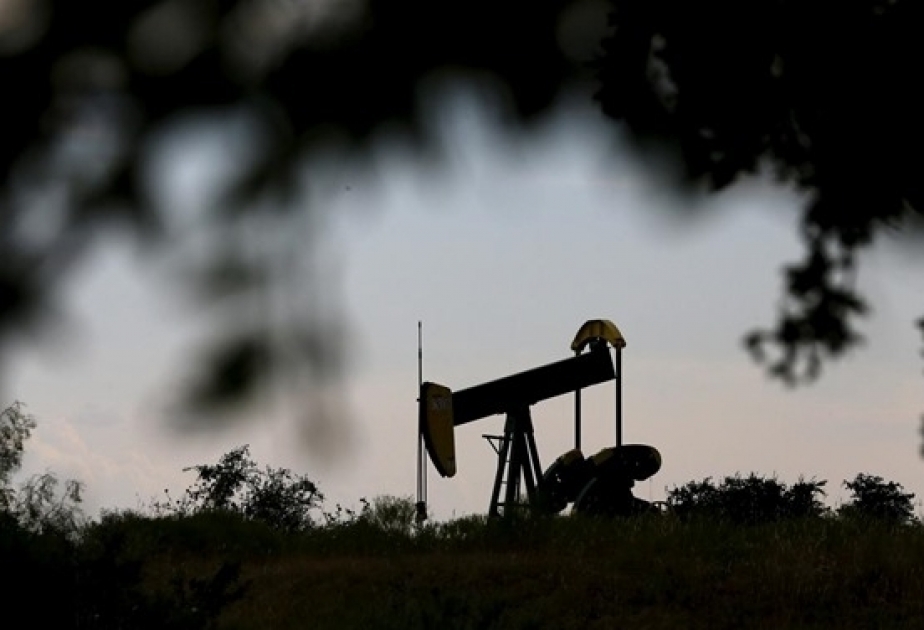Цены на нефть подешевели на мировых биржах