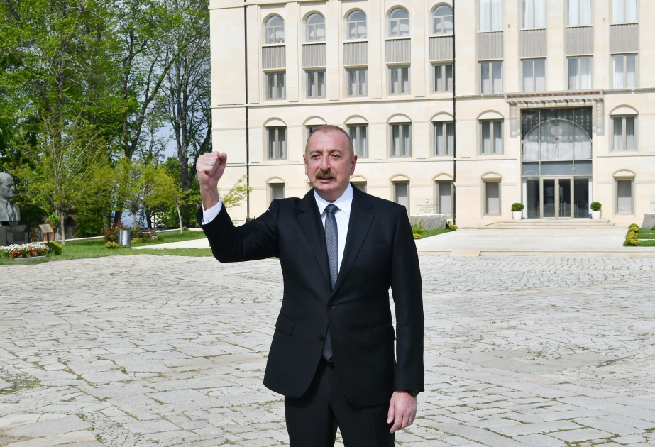 В Азербайджане представители всех народов живут как одна семья  -  Президент 