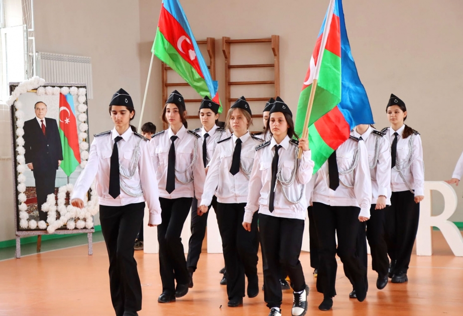 Təhsil müəssisələrində Ulu Öndərə həsr olunmuş tədbirlər