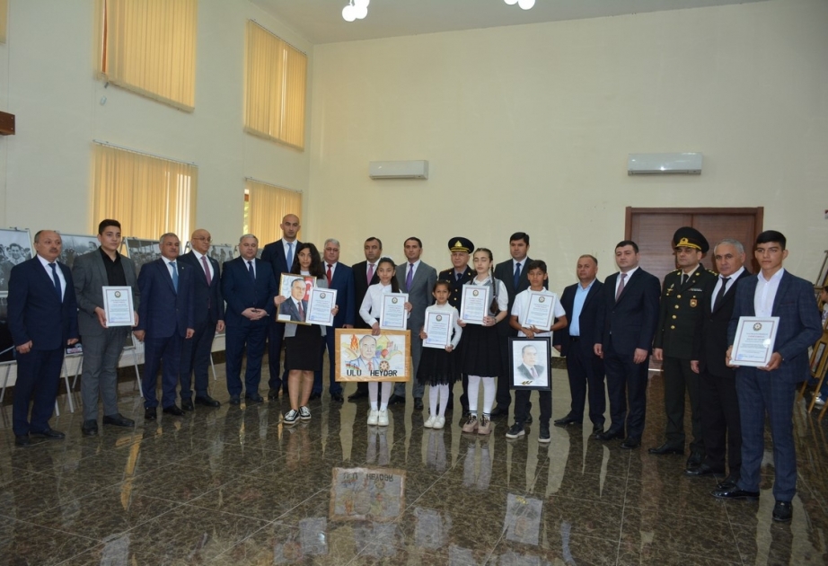 Tərtərlilər Ümummilli Lider Heydər Əliyevə ümumxalq məhəbbətini nümayiş etdiriblər