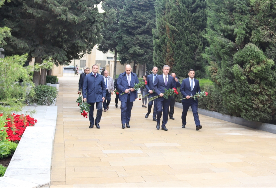 Hesablama Palatasının kollektivi Ulu Öndərin məzarını ziyarət edib