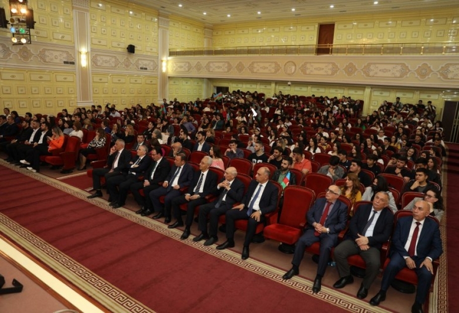 BDU-nun əcnəbi tələbələrinin Heydər Əliyevin 100 illik yubileyinə həsr olunmuş konserti
