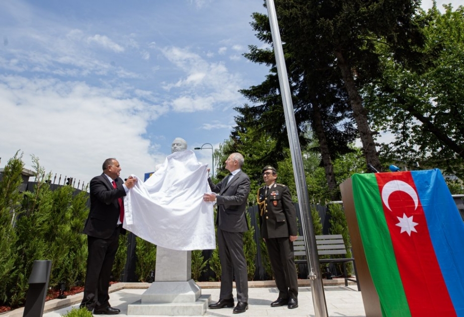 Azərbaycanın Bosniya və Herseqovinadakı səfirliyində Ulu Öndər Heydər Əliyevin büstü qoyulub