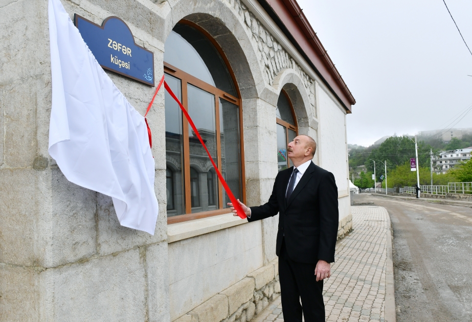 Choucha : des plaques des rues Khourchidbanou Natavan et Zefer, ainsi qu’à l'intersection des rues Karabagh et Khan Chouchinski ont été dévoilés  VIDEO
