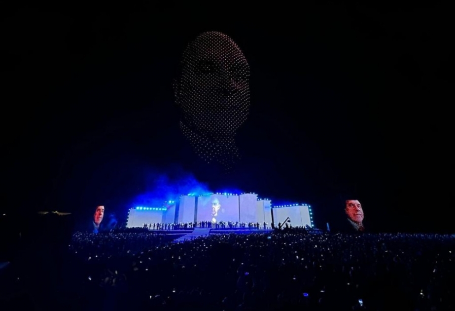 Naxçıvanda Ulu Öndərin 100 illik yubileyinə həsr olunan möhtəşəm konsert və atəşfəşanlıq