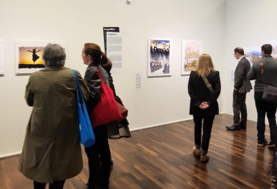 Parisdə Reza Deqatinin sərgisində 30 illik münaqişənin şahidi - Ağdam məscidinin fotosu nümayiş olunur