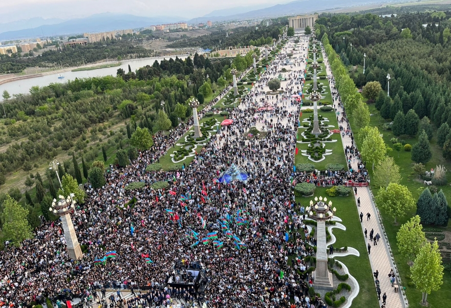 Ümummilli Liderin anadan olmasının 100 illiyi Gəncədə möhtəşəm konsert proqramı ilə qeyd olunub