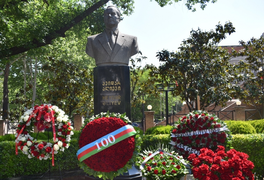Ulu Öndər Heydər Əliyevin 100 illik yubileyi Tbilisidə qeyd olunub