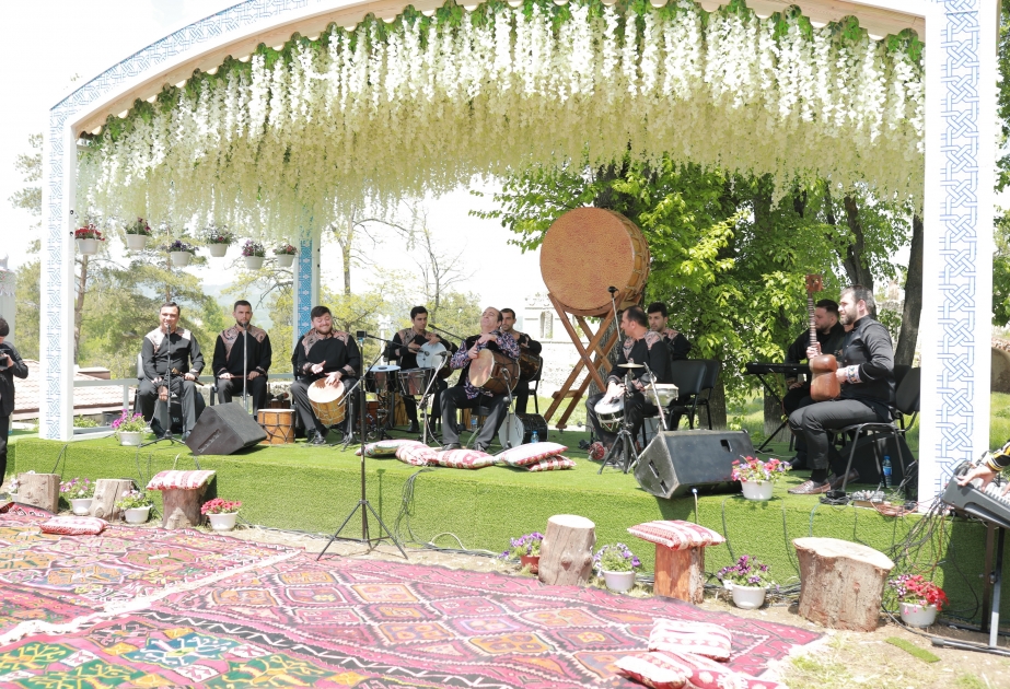 “Xarıbülbül” Beynəlxalq Musiqi Festivalının sonuncu günü də maraqlı təqdimatlar olub
