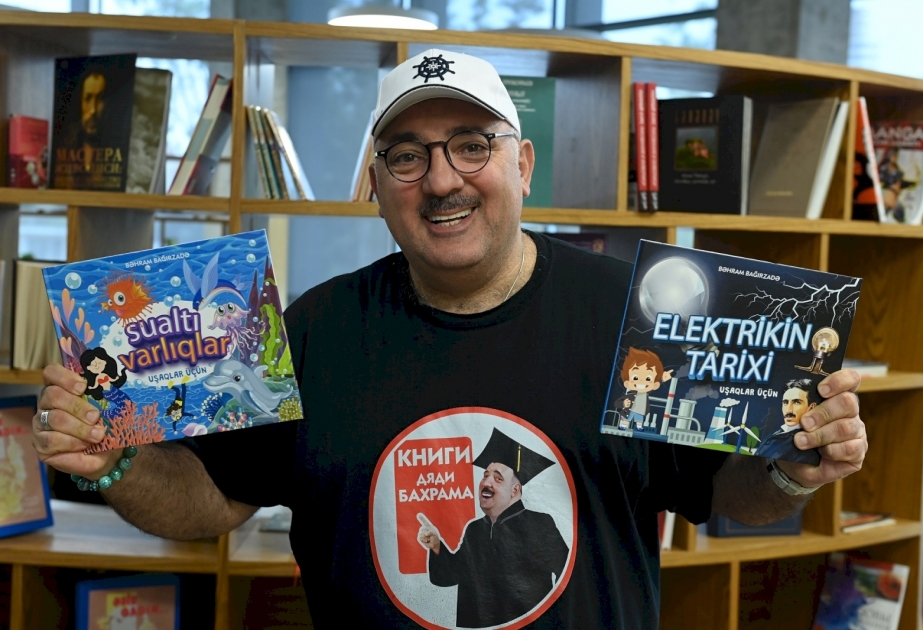 Bəhram Bağırzadə yeni kitablarını benefisiarlara hədiyyə edib