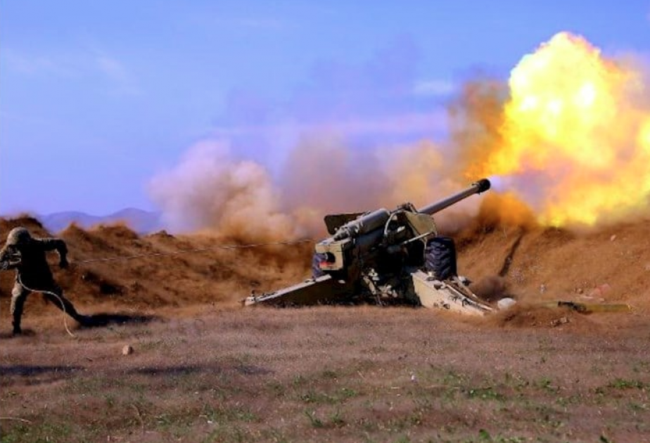 Las posiciones del ejército azerbaiyano están bajo fuego de artillería