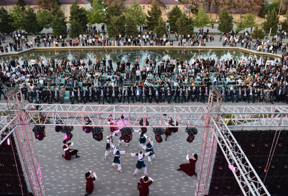 İmişli sakinləri Ulu Öndərin 100 illik yubileyini böyük coşqu ilə qeyd edib