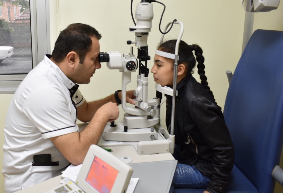 Həkim-oftalmoloq: Uşaqlarınızı planşet, kompüter və telefondan uzaq tutun